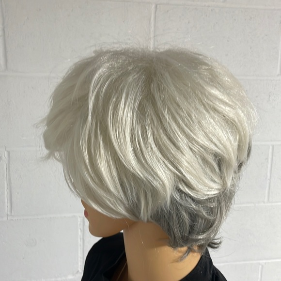 NWT 10” white silver platinum wavy short ombré white dimension men or unisex wig - Picture 9 of 15